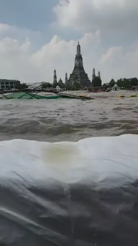 តោះៗ សូមនាំគ្នាទេះដៃបីដង….