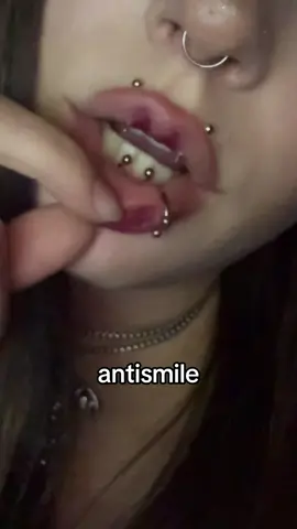 #antismileyspiercing 