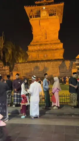 Vibes Sunan kudus malam hari🌹🌚🤩 #menarakudus #sunankudus #ziarahsunankudus #fypシ゚ #videoberandatiktiktok 