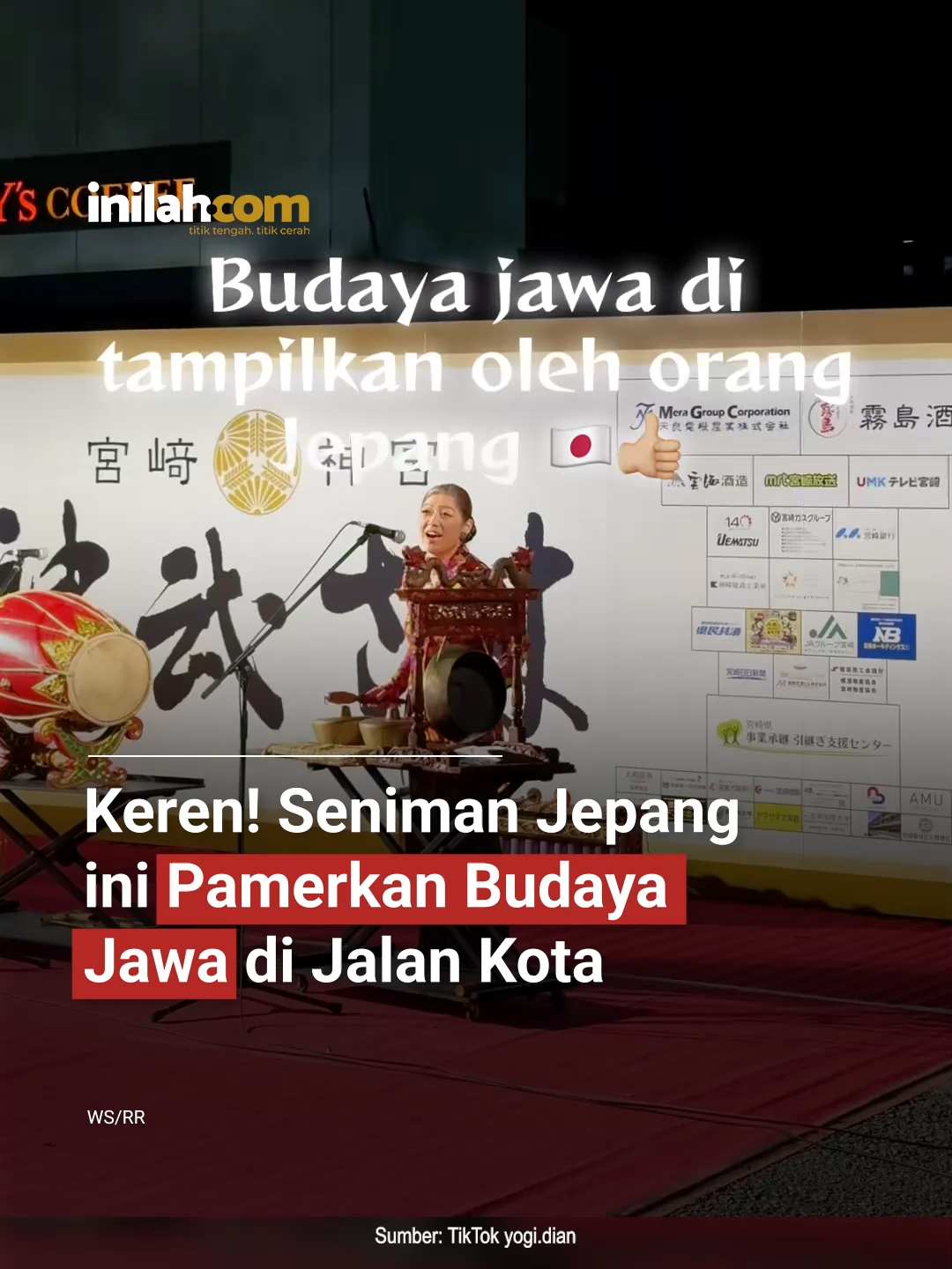 Ketika Budaya Jawa Bergema di Negeri Sakura Seorang pemuda Indonesia, @Yogi.dian, membagikan pengalamannya menonton festival budaya di Jepang yang begitu berkesan. Salah satu penampilan yang paling mencuri perhatian datang dari pasangan suami istri — Hanajoss Hirofit Ibrahiromi (@hanajosshirofitibrahiromi), pasangan lintas bangsa (suami asal Jogja, istri asli Jepang) yang menampilkan budaya Jawa lewat Gamelan, Barongan, dan Jathilan. Acara ini digelar pada 1–2 November di tiga kota di Prefektur Miyazaki: Nichinan, Miyazaki, dan Miyakonojo. Antusiasme warga Jepang yang terpukau dengan seni tradisi Indonesia membuat warganet ikut bangga — bahwa budaya kita memang pantas dirayakan, di mana pun berada. — 📖 Baca berita di inilah.com #inilahNews #InilahCom #TitikTengah #TitikCerah #BudayaIndonesia #Hanajoss #Gamelan #Barongan #Jathilan #FestivalJepang #CintaBudaya #IndonesiaDiMataDunia #InilahDotCom