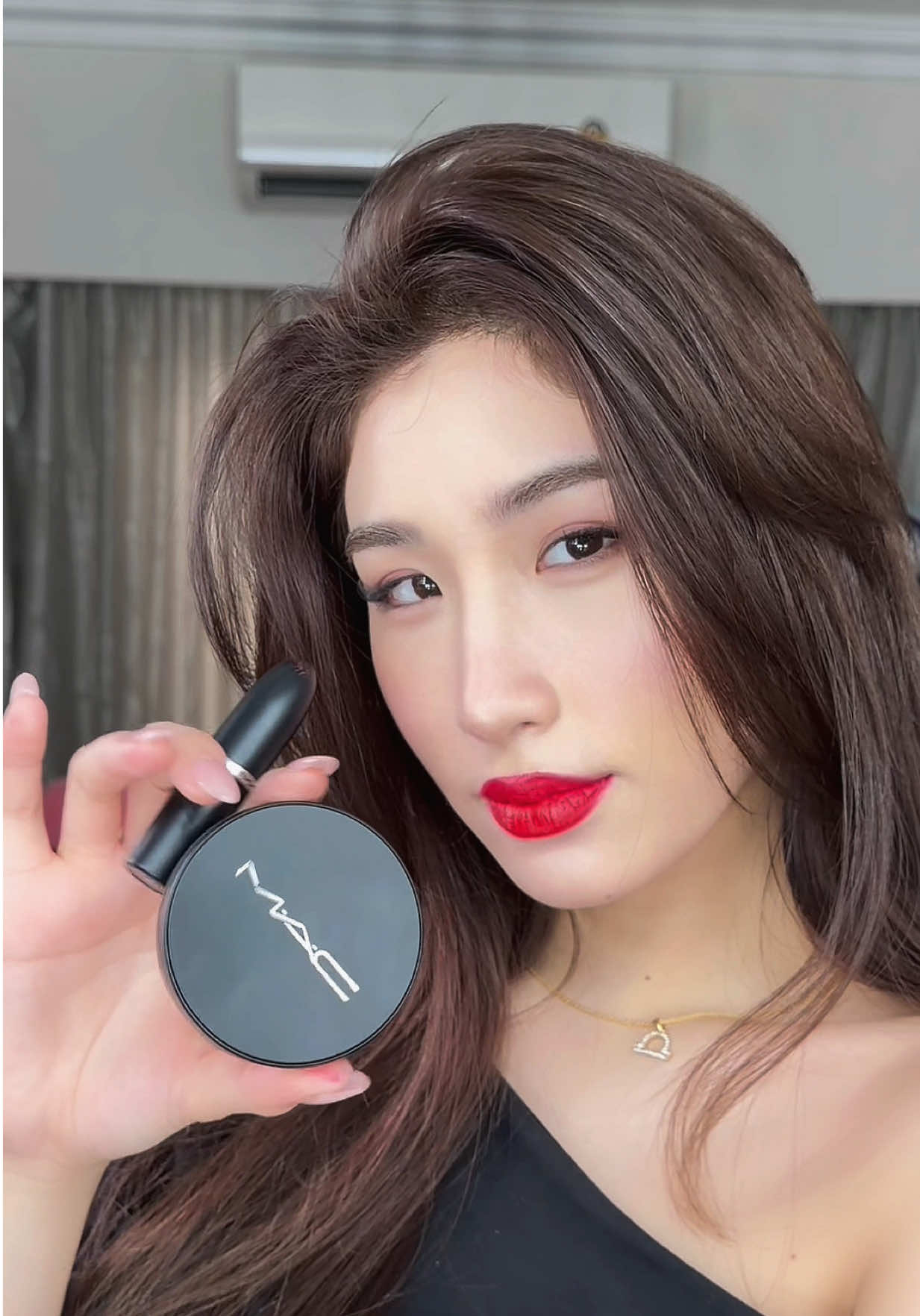 I ONLY WEAR MAC 💋🖤 #IONLYWEARMAC #MACStudioFix @maccosmeticsthailand 