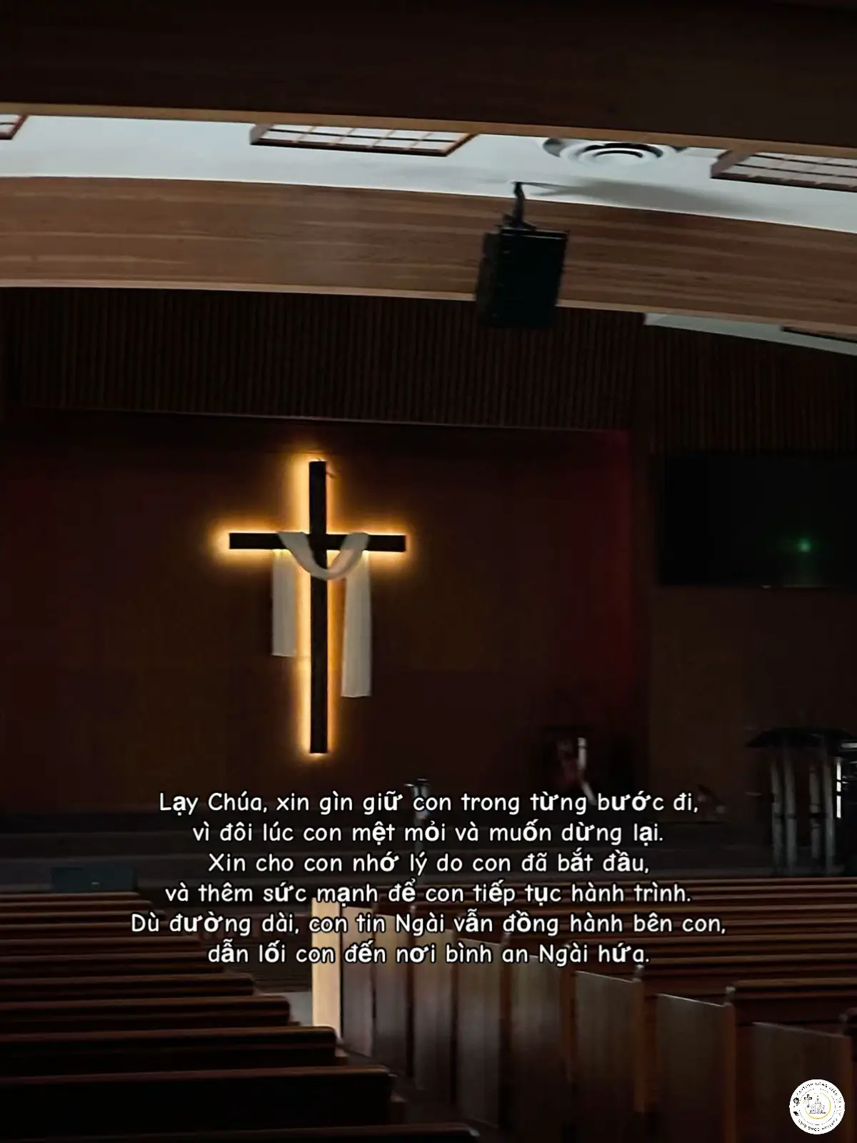 Lạy Chúa, Con không xin con đường dễ dàng, chỉ xin đôi tay đủ mạnh để nắm lấy ước mơ. Xin cho con biết đứng dậy sau mỗi lần vấp ngã, và tin rằng mọi thử thách hôm nay đều là bước đệm cho phước lành ngày mai. #conggiao #captionconggiao #caunguyen #fyp 