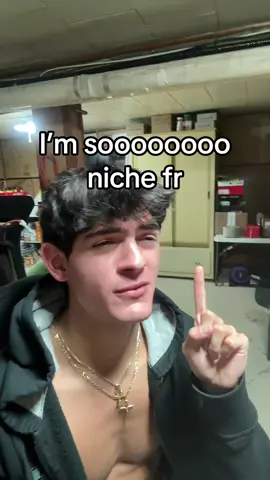 Bro just kept saying niche🫩✌️#gym #GymTok #buzzbulks 