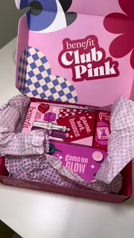 New holiday sets de @Benefit Cosmetics me mandaron el  ❤️Benetint Buddy ❤️Game, Set, Bounce ❤️Game On Glow #BenefitClubPink #Beneland #benefitclubpink #benefitpartner #holidaygifts    