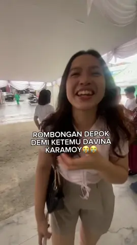 mbak davina ada fangirlnya nih 🥲😭 #fyp #davinakaramoy #pembersihwajah #mukasegerbersih #bebasdaki 