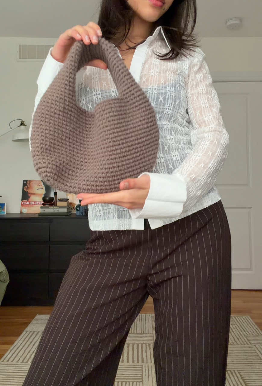 I don’t know how to feel about it but it was fun! #experimenting #style #comfortzone #fashion #clothes 