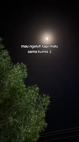 apa dipotong aja kumisnya, biar bisa ngeluh kek orang-orang??