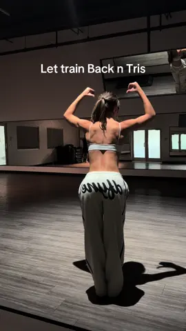 wearing my favorite sweats EVER from @DFYNE birthday limited edition collection! Code “SAM” 🫶#back #dfyne #fyp #tris 