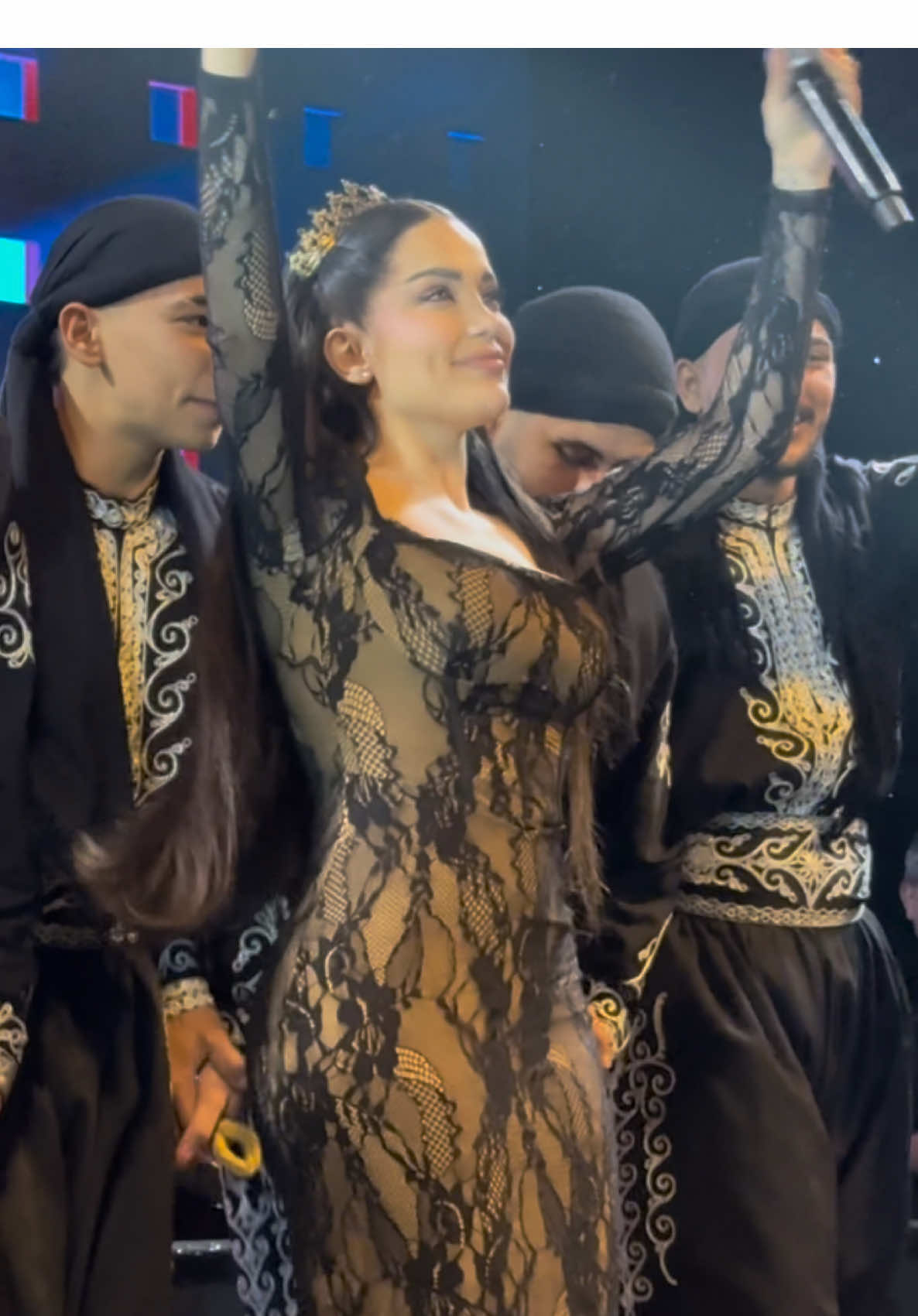 من بيروت لا جوني📿🔥#شيماء_الراسي #مندولين #فرقة_الباشا_البنانية📿  #زفات_اعراس #فرقة_دبكة @Shaima.alrassi. شيماء الراسي 