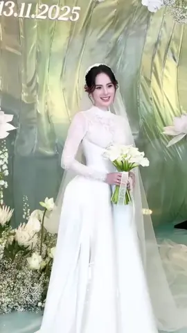 Tựa như món quà gia đình gửi gắm, buổi tiệc mang tên 