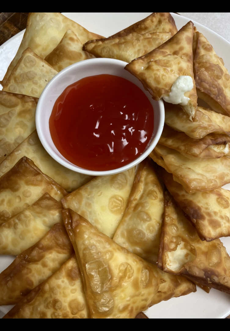 Quick & easy! But most definitely delicious 🤤  #EasyRecipe #creamcheese #tashasway 