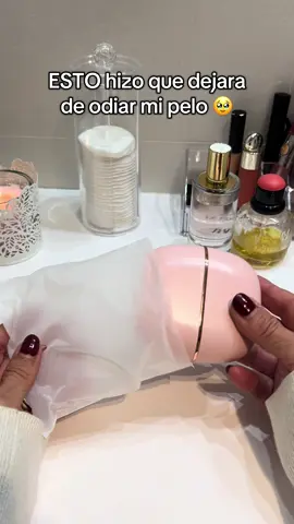 ¿Tu también estás obsesionada con tu pelo? 😂 #pelorizado #miniplanchaportatil #planchaportatil #planchapelo 