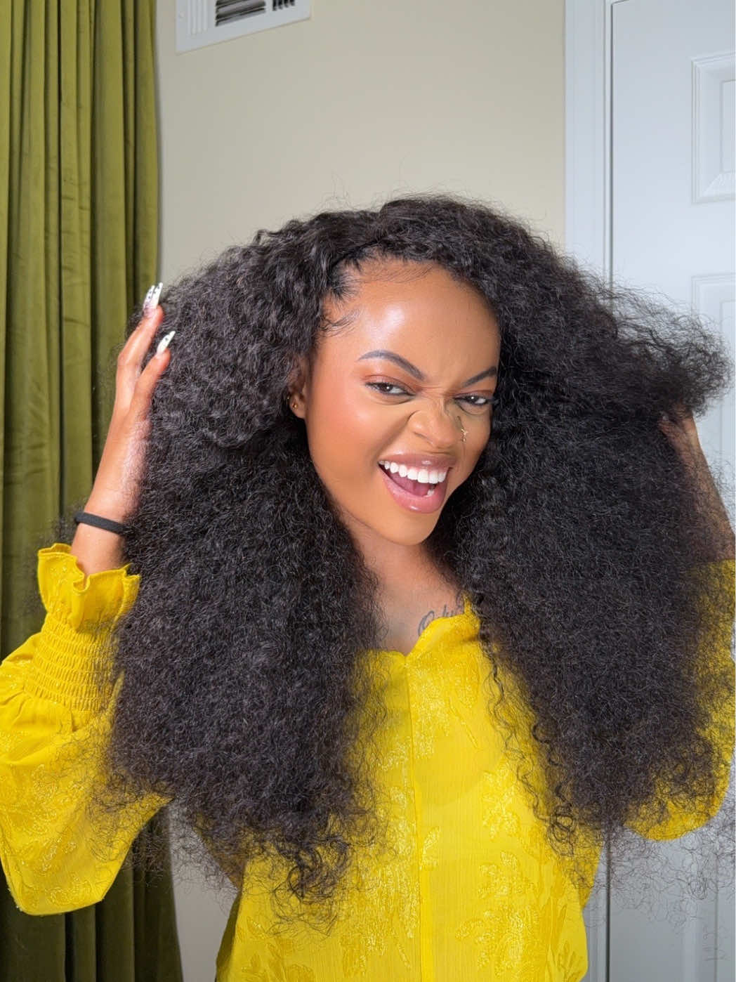 My favorite half wig and they’re having a Black Friday sale? Get yours now from @VIPbeautyHairShop  #halfwigs #blackfridaysale #vipbeautyhair #jujubutera #wiginfluencer 