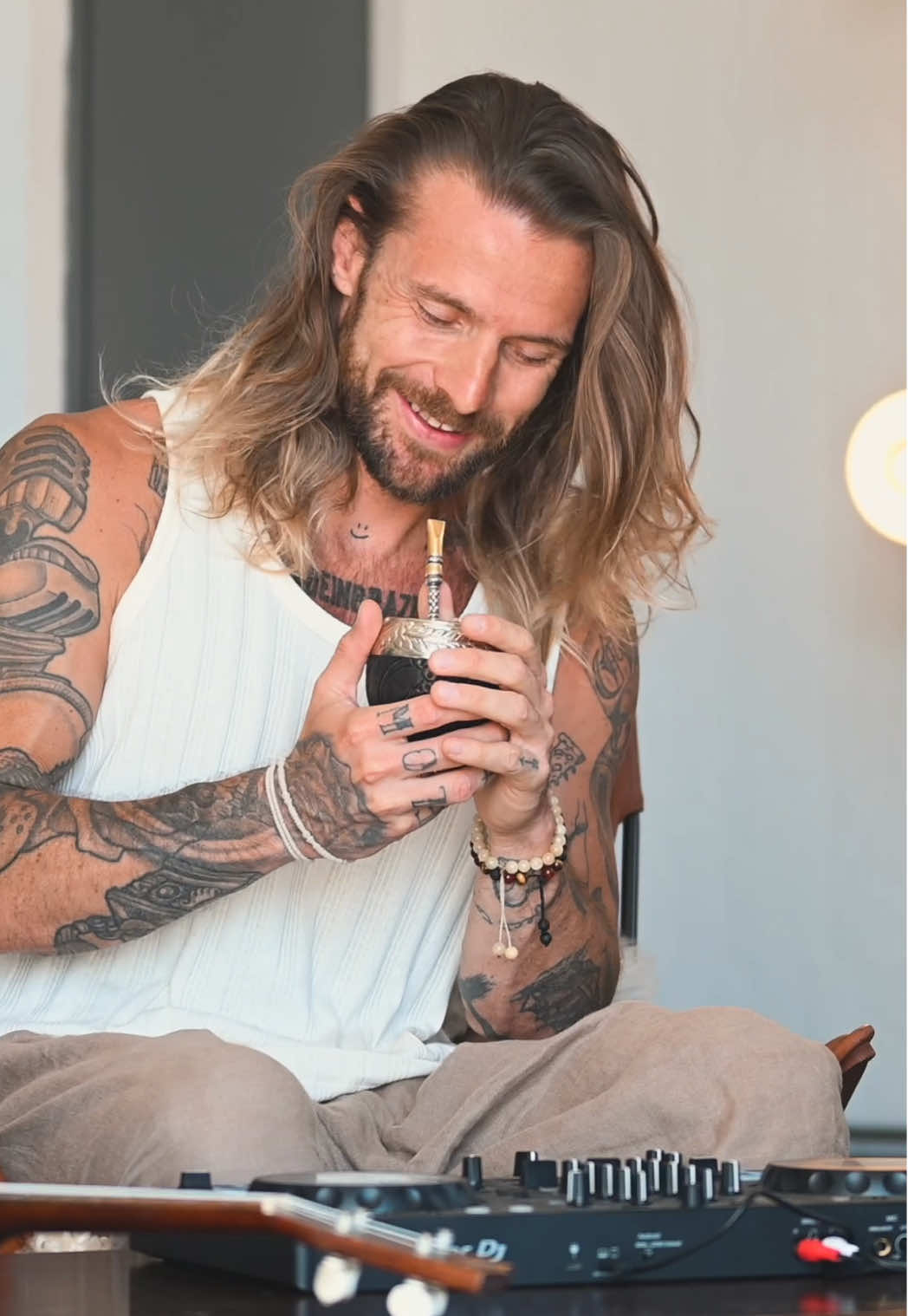 “And when the stars are shining brightly in the velvet sky…” ☮︎