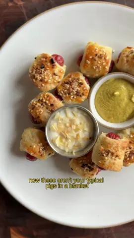 Once you show up with everything bagel pigs in a blanket - we fear these will make you the “bring snacks every time” friend. 😋 ~ Ingredients: Check out our link in bio for the full recipe! 1 sheet puff pastry, thawed but still cold 12–16 small uncured sausages or mini hot dogs 1 egg, beaten, for egg wash 2–3 tablespoons everything bagel seasoning