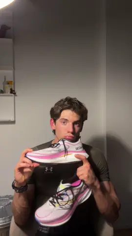 @Saucony Europe approvate✅ Strava: https://strava.app.link/O8RHsp8GgYb