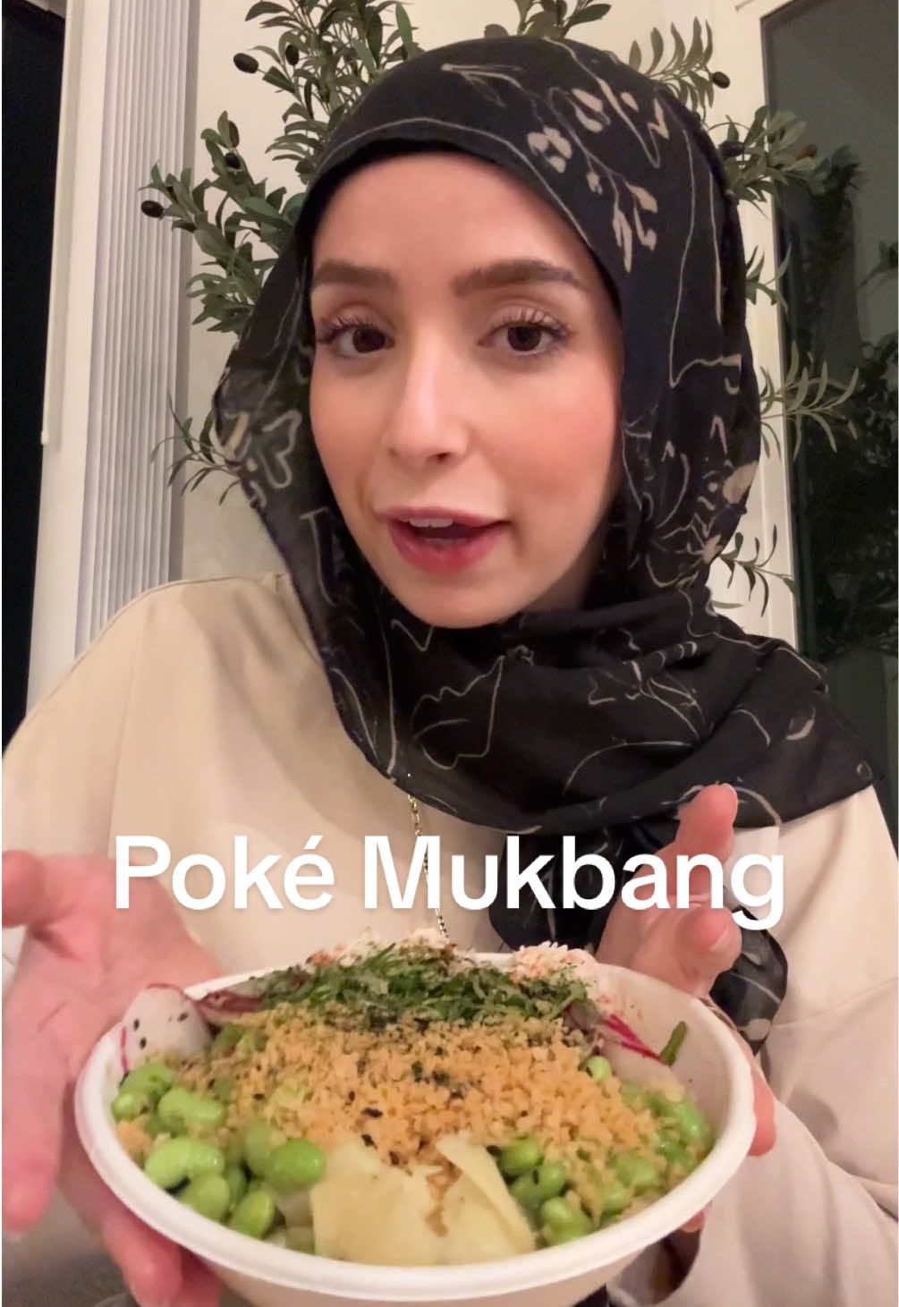 Solo Poké mukbang 🤭💚 should I watch greys anatomy or no???
