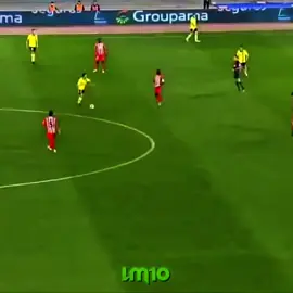 Messi opposite body dribble ☠️🔥 #messi #lionelmessi #goat #football #footballtiktok 