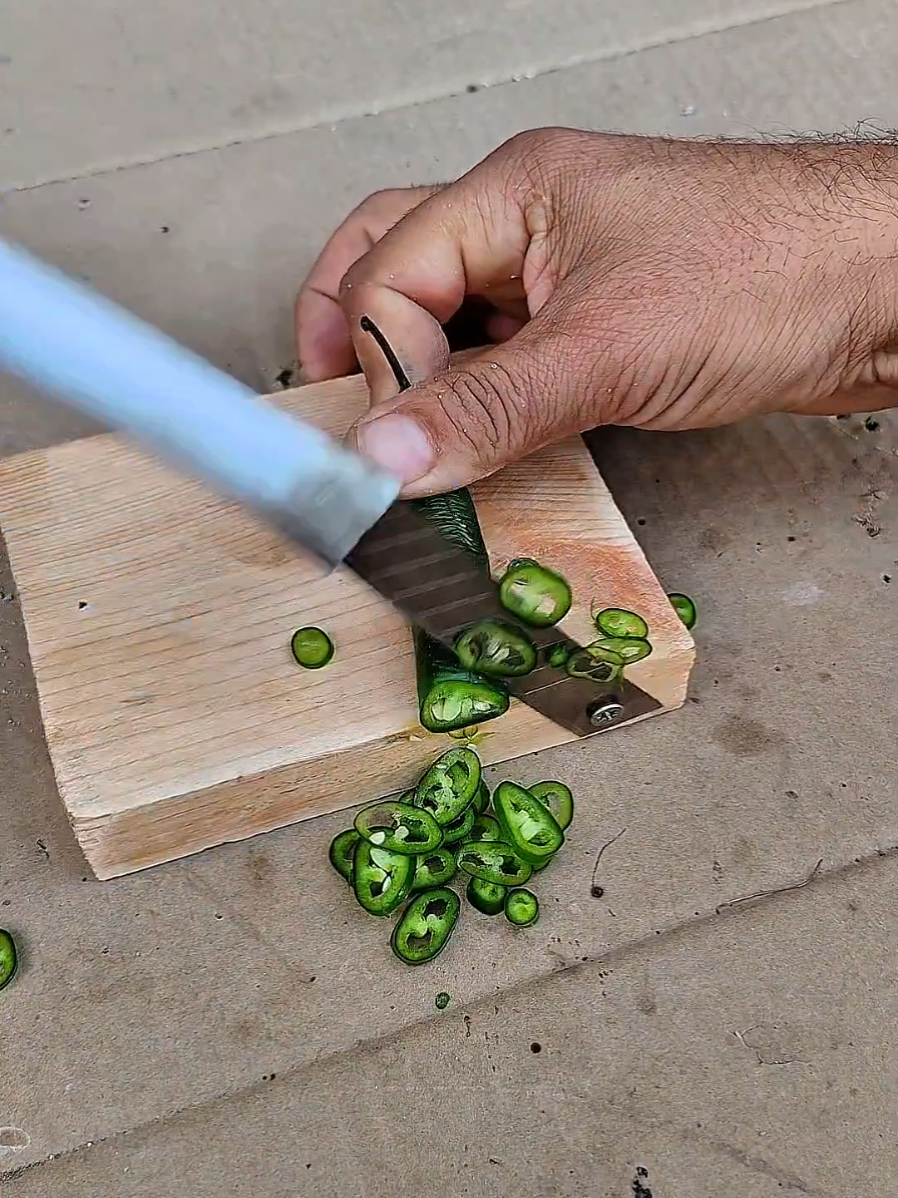 واخيرا حل مشكله تقطيع الفلفل والخضر بهذه العيله العبقريه والسهله بادوات منزليه بسيطه #Amazing_inventions #plumbing #simple_inventions 