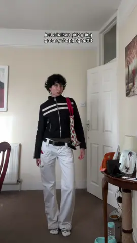 sainsbury’s love to see me coming with my strawberry bag click clacking down the isles  #outfitcheck 