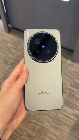 Vivo X300 Pro in Phantom Black colourway 🖤 #VivoX300Pro #VivoX300 #Vivo #Smartphone 