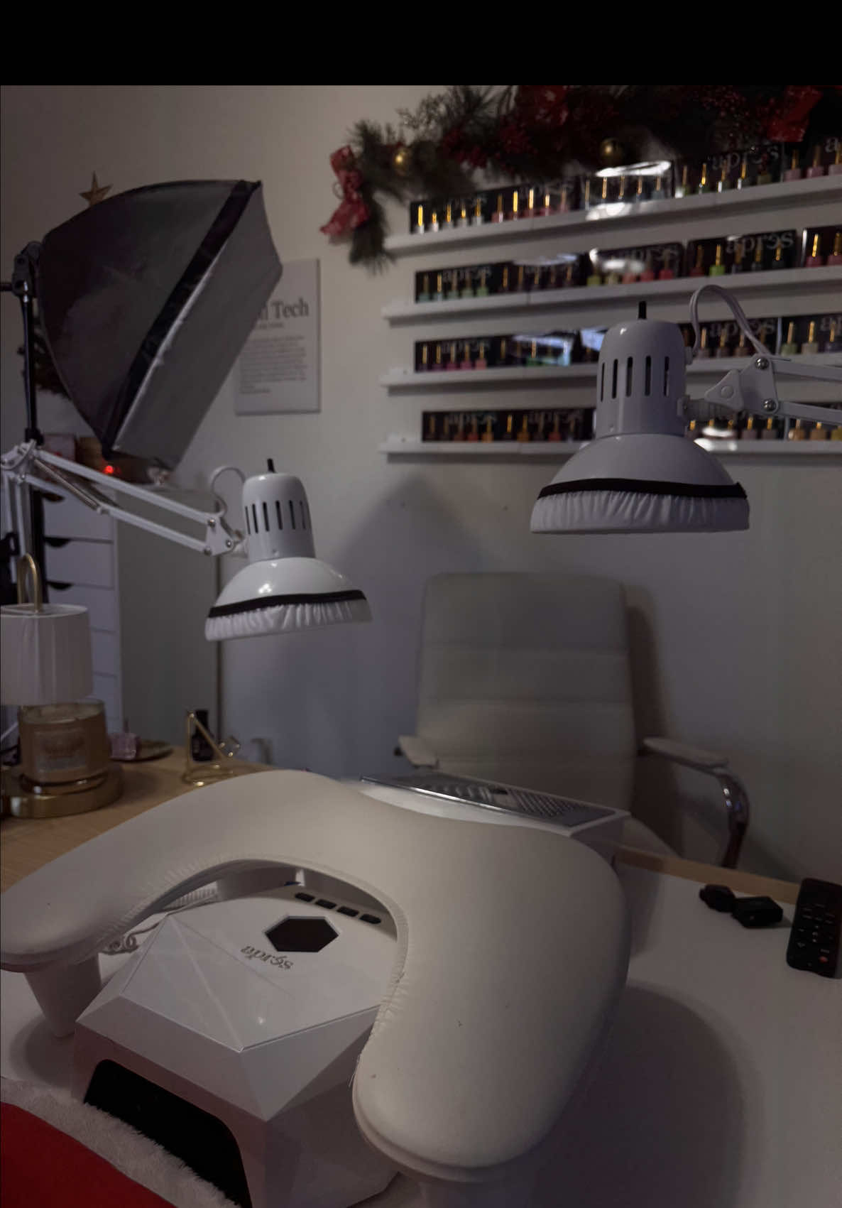 There isn’t a better feeling then doing your nails, specially if they come out this perfect 🥰 @VESTA BEAUTY  #xoxogossipgirl #nailday #frenchtip #girlythings #fyp 