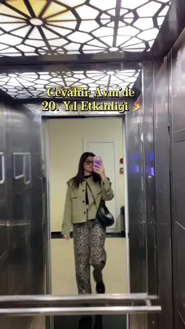 12:00-20:00 arasında etkinlik alanı aktif. 12 Kasım: Netam 18.00 13 Kasım: Berkay Karabağ 18.00 14 Kasım: Soft Analog 20.00 15 Kasım 2MUCH! (Seda Erciyes&Tuğçe Şenoğul) 18.00 16 Kasım: Gaia Ekho 12.00 #istanbul #cevahiravm #keşfet #keşfetteyizzz #reklam1 değil 