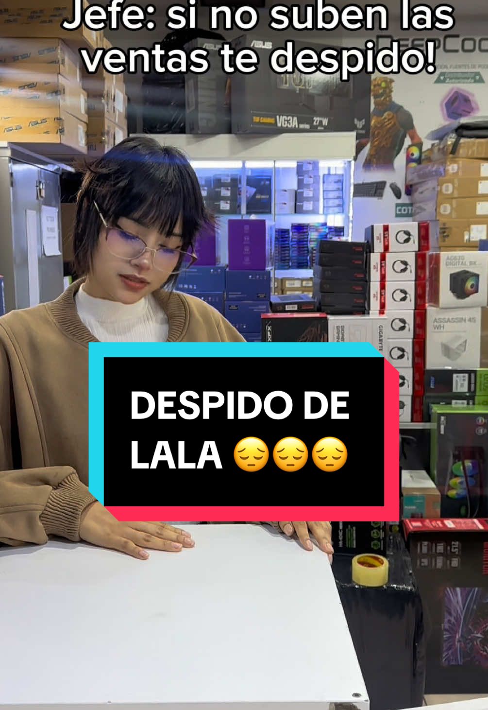 Aprovecha la promoción para que no despidan a @lala.cosplayer  #humor #comedia #fyp #besosgratis #cliente #paratiiiiiiiiiiiiiiiiiiiiiiiiiiiiiii #waifu #femboy #limaperu🇵🇪 #trendingvideo #pcgaming 