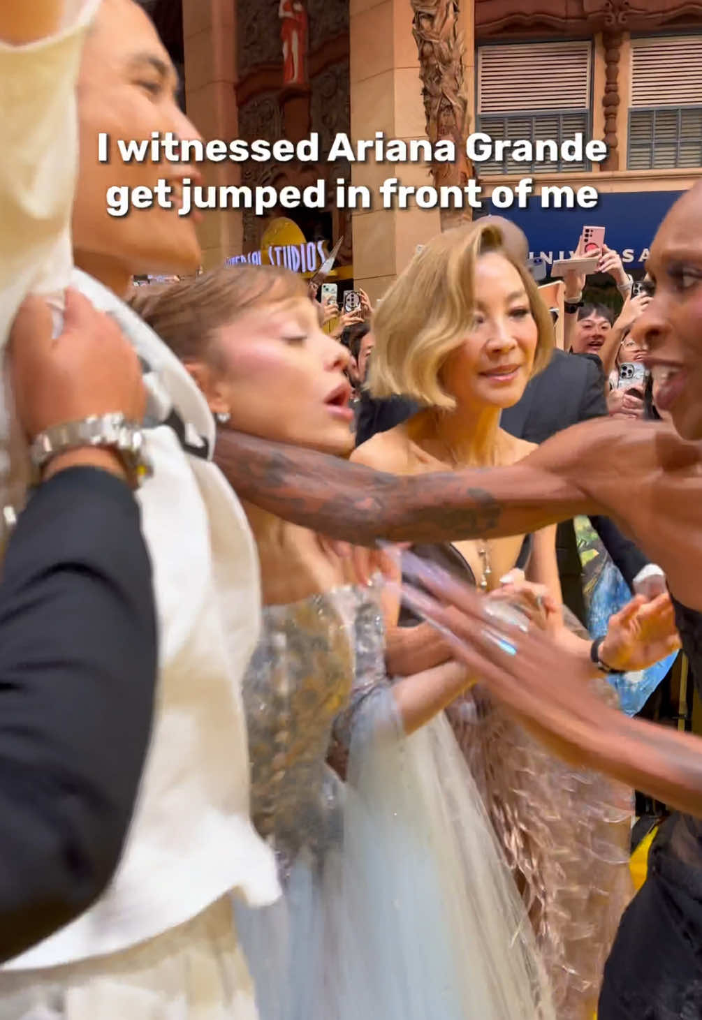 My first time meeting Ariana Grande was ruined 🥺 a guy rushed to Ari, happened at the WICKED For Good Movie Premiere in Singapore 🇸🇬 #wicked #singapore #arianagrande #cynthiaerivo #viral 