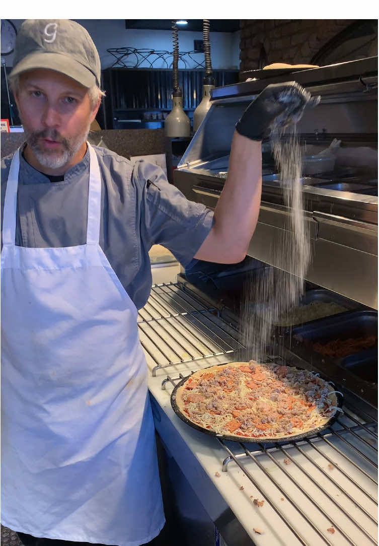 Checking out the hottest pizza spot in University Heights Ohio! Geraci’s !  #ohio #cleveland #pizza #food #healthy Does your business need more eyeballs? Dm to work with me on creating compelling story’s through social media! 