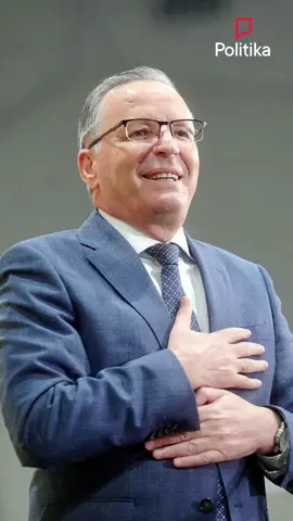 Dorëheqja e Memli Krasniqit ishte strategji me bo Bedri Hamzën me dy kapuça. Në ditët në vazhdim kemi me kuptu a janë zgjedhjet në PDK farsë apo pernime zgjedhje. A kanë me garu Enver Hoxhaj, Uran Ismaili, Vlora Çitaku apo ndonjë tjetër? Sidoqoftë, gara duket e pabarabartë dhe me fat të paracaktuar. #pdk #drenica #kosova #prishtina #fyp