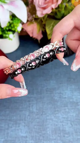 En ese momento, realmente sentí que era solo un regalo ordinario. #bracelet #copperjewelry #feraco #magnetic #copper #jewelry #tiktokshopblackfriday #tiktokshopcybermonday 