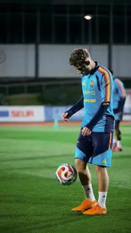 The 5 best jugglers in football history. #footballtiktok  #bestjuggler  #Soccer  #fyp 