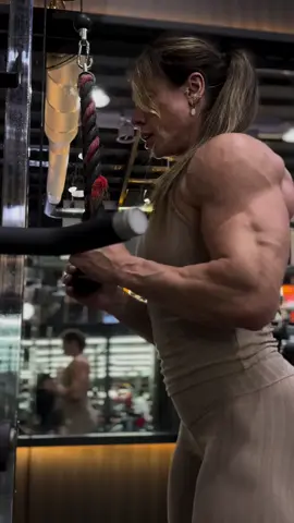 #muscle #ifbb #Woman 