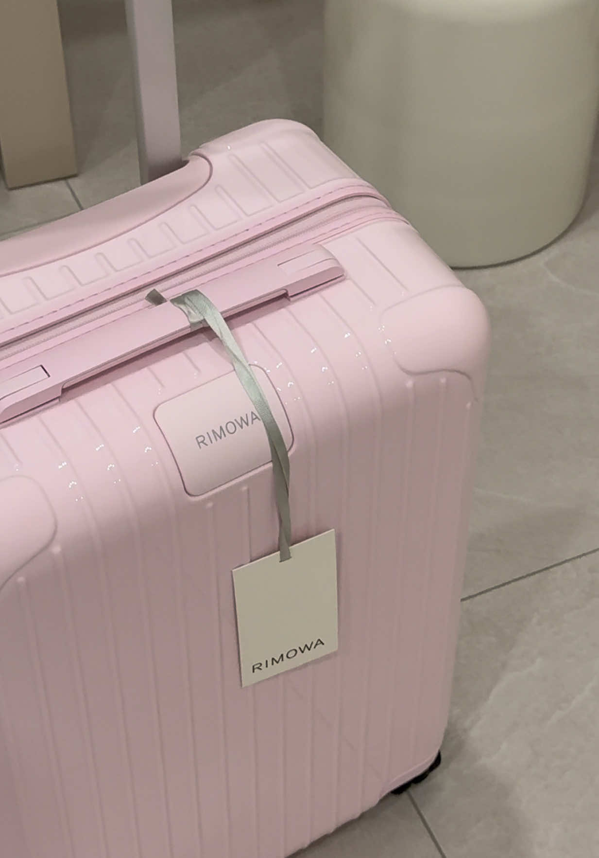 Rose ballerina Rimowa 🩰 #rimowa #pink #suitcase #cabin #girly @RIMOWA 