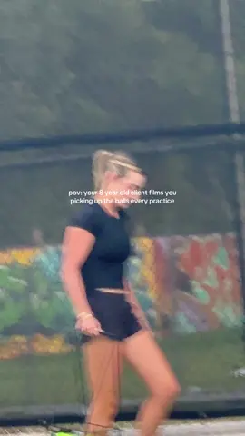 why can no one help pick up the tennis balls #tennisgirl #tennistiktok 