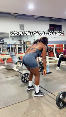 RDL/Deadlift/soulevé de terre  #bodygoal  #fitnessmotivation  #viralvideos  #bodygoaldiet  #fatloss @