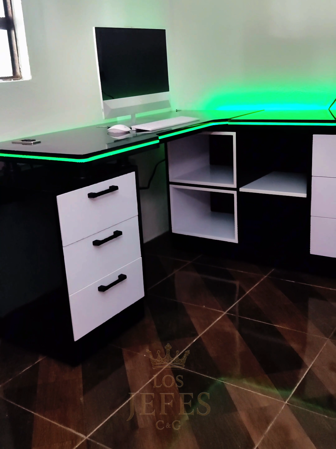 💻 Así luce el escritorio gamer más cómodo de 1.50 m – ¡ideal para tu setup! . . . . . . . #EscritorioGamer #SetupGamer #GamerSetup #ZonaGamer #EstiloGamer 