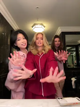 @Jule Jensen🎀 @Angelina 🦦 