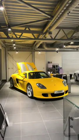 Porsche Carrera GT • #porsche 