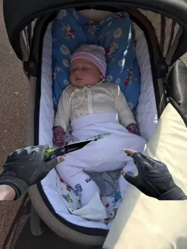 жшпмтонссмиррмм#бабка #ребенок#рофл#рекомендации #рек #fyr #реки #for #fyyyyyyyyyr 