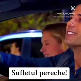 Uneori, Universul conspiră în tăcere pentru a aduce împreună două suflete care s-au căutat o viață întreagă, fără să știe şi s-au regăsit fără să vrea.  Era o zi ca oricare alta, în agitația obișnuită a traficului, cu gânduri risipite în toate direcțiile. Apoi, ca o ruptură în cotidian, ochii tăi s-au întâlnit cu ai lui — sau ai ei. O privire! Atât...O privire care părea să vină din altă lume,din altă viață...  N-a fost nevoie de cuvinte. Între voi, întrebările s-au născut tăcute: „Unde ai fost până acum?” „Cum de ne-am găsit tocmai aici, așa, din senin?”Alături de alți oameni... Iar răspunsurile erau în zâmbet, în tresărire, în clipa aceea suspendată dintre claxoane și semafor — ca o fereastră deschisă spre o poveste care poate va începe sau poate nu...  A fost o atracție magnetică, pură și greu de explicat. Nu era doar frumusețea exterioară, ci sentimentul profund că recunoști ceva în celălalt. Ca și cum ai regăsi o pagină uitată dintr-o carte pe care o iubeai fără să știi şi poate că drumurile v-au dus mai departe, poate că nu v-ați spus nimic... dar amândoi ați plecat cu aceeași neliniște dulce în inimă. Cu aceeași întrebare nerostită: „Oare era el?... Era ea?” Pentru că atunci când sufletele pereche se regăsesc, chiar și pentru o secundă, lumea întreagă pare să stea în loc,într-un clişeu de romantism fără precedent...           #fyp #tiktokviral #fypシ゚viral🖤tiktok #viral  #viralvideos  