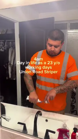 Season almost coming to an end. One more month💪🏽 #roadstriper #bluecollar #thermo #bigboystriping 