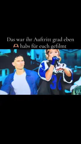 Kurzer Klipp von ihrem Auftritt bei den Bambi Awards 🫶🏽 @𝐙𝐀𝐇𝐈𝐃𝐄 @shirindavid @F E L I  #bambi #award #fypppppppppppppp #viralvideos #zahide 