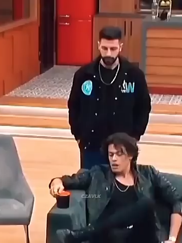 Sedat Polat kıskançlığı😅#kısmetseoluraşkıngücüedit #elsed #sedatpolat #elifnuryel #keşfet #fyp #shorts