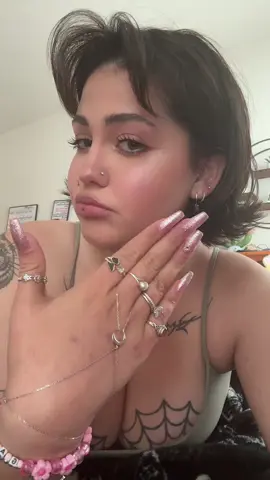 nails done eyebrows done 😛✨#bestfeeling