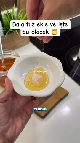Balın içine bir tutam doğal tuz eklendiğinde  ortaya adeta doğal bir şifa karışımı çıkar 🌿✨ Bu ikili; ✔ Vücudun mineral dengesini destekler ✔ Sindirimi rahatlatır ✔ Enerji verir ve yorgunluğu azaltır ✔ Bağışıklığı güçlendirmeye yardımcı olur ✔ Boğazı yumuşatır, öksürüğü hafifletir ✔ Sabah aç karnına alındığında metabolizmayı canlandırır Doğal yöntemleri sevenler için mükemmel bir karışım 💛 Deneyenler yorumlara yazsın 👇✨ @melekli1gün ⸻ #balıntuzu #doğaltıp #şifalıkarışımlar #pratikbilgiler #sağlıklıyaşam          