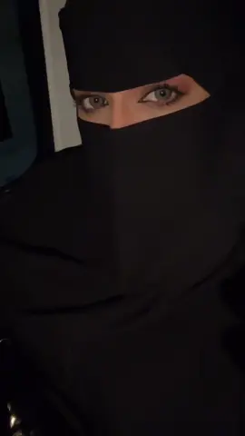 ‏بها القسوة بها الرقة بها الهيبة🎼❤️