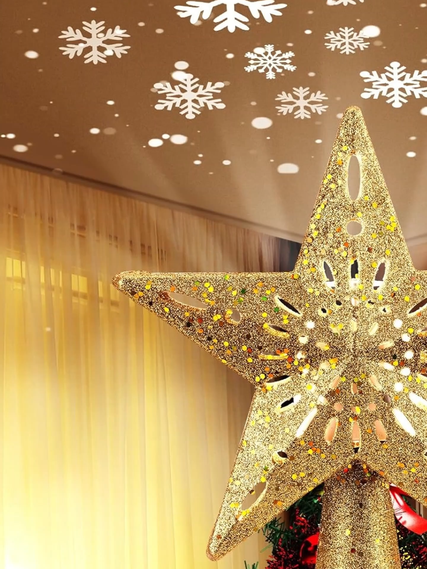 ✨ A Estrela do Topo da Árvore Que Transforma Sua Casa Num Show de Luzes ✨ Essa não é só uma estrela. É um projeto de magia natalina. Coloque ela no topo da árvore e… voilà: o teto vira um céu de neve caindo, arco-íris dançantes e luzes coloridas que fazem qualquer sala parecer um palco de Natal. É a decoração que você não sabia que precisava — e que todo mundo vai perguntar onde você comprou. 👉 Link nos comentários! (E se você já tem, conta aqui: qual projeção você mais ama?) P.S.: Se você quer decorações que vão além do óbvio, me segue @lar.glam — toda semana trago itens únicos que vão fazer sua casa brilhar (literalmente). #estreladenatal #projetordeluzes #decoraçãodeNatal #natal2025 #casaencantada #magiadnatal #dicdedompra #enfeitdarvore #natalcomestilo #viralizeisso #festasdefimdeano #topodearvore #luzesdenatal #larglam #tiktokmademebuyit #viraltiktok #foryou #fyp #comprinhas #decor #lar #decoration #decoração #achadinhos #shopee #achadinhosshopee #decoracao