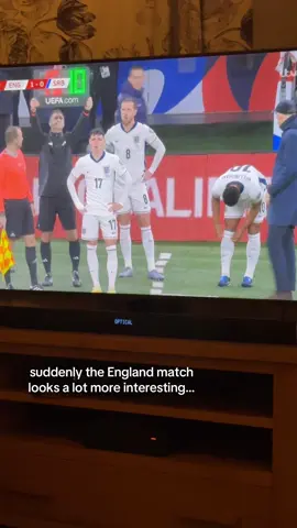 chefs kiss 😮‍💨🤌🏻 solid players #fyp #football #england #trending #judebellingham 